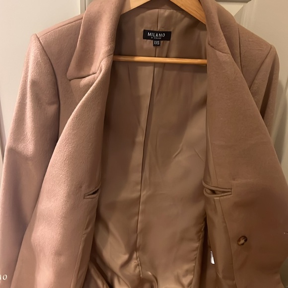 Coat - Picture 3 of 7